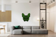 ein Wohnzimmer mit einer Couch und einem Tisch mit einer Pflanze darauf und einem Hundekopf an der Wand, moosbild, mooswand, moos pflanzen, moos, moos deko, moos art